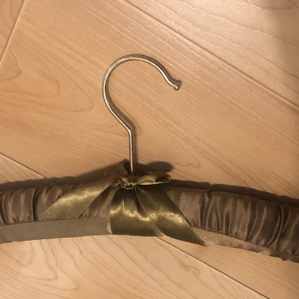 1 Silky brown padded hanger with bow. 💐promo 5 items / $50. Add to ur bundle